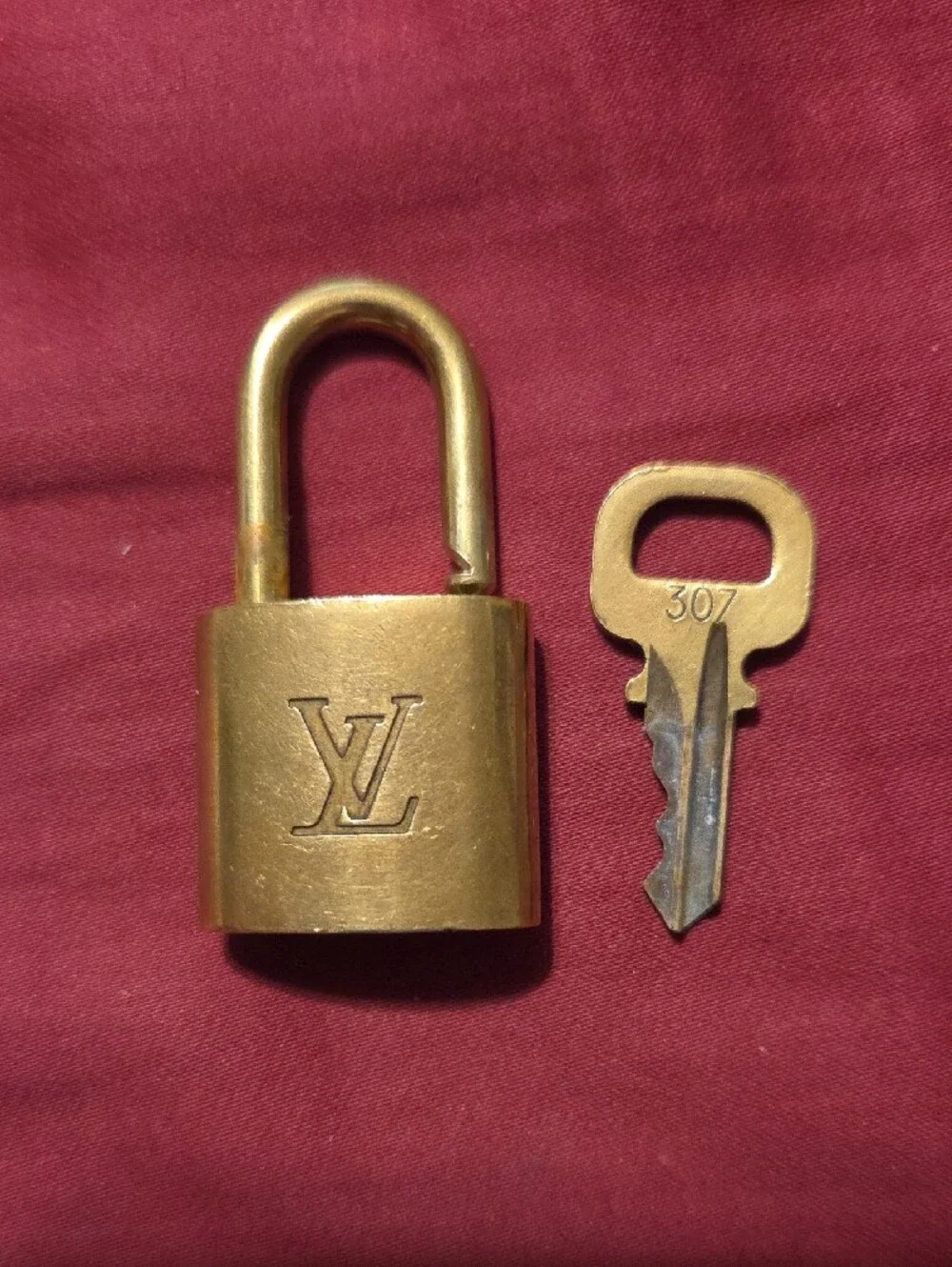 Louis Vuitton Gold-tone LV Engraved Padlock with Key#307